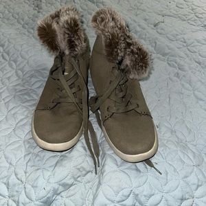 Bearpaw boots